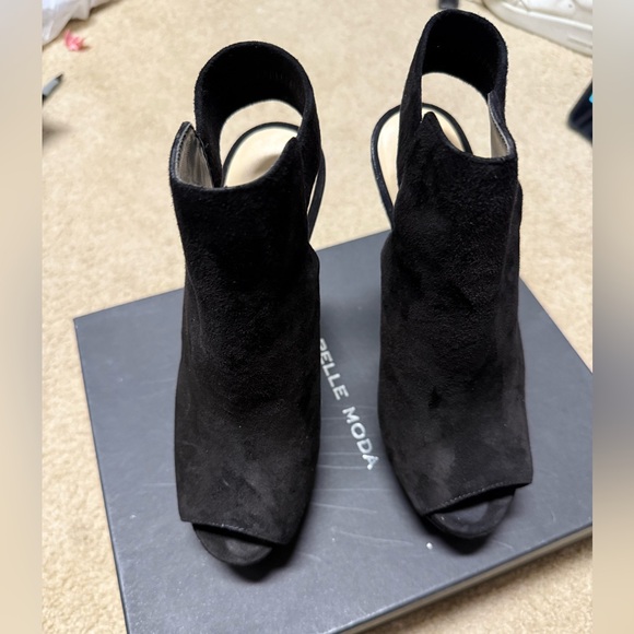Pelle Moda size 7.5 women’s  black peep toe suede booties - Picture 3 of 7